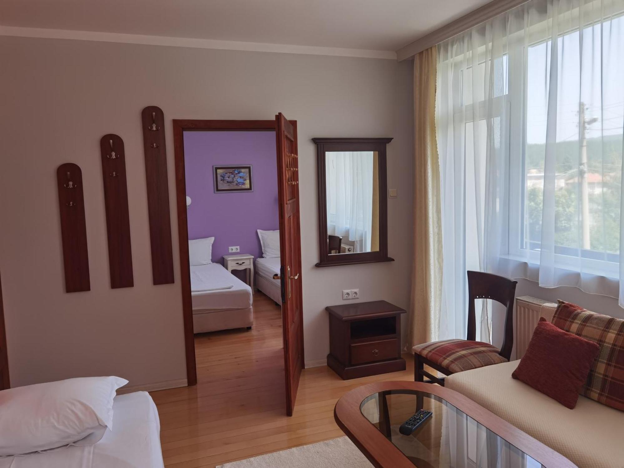 Mira Guest House Dobrinisjte Rom bilde