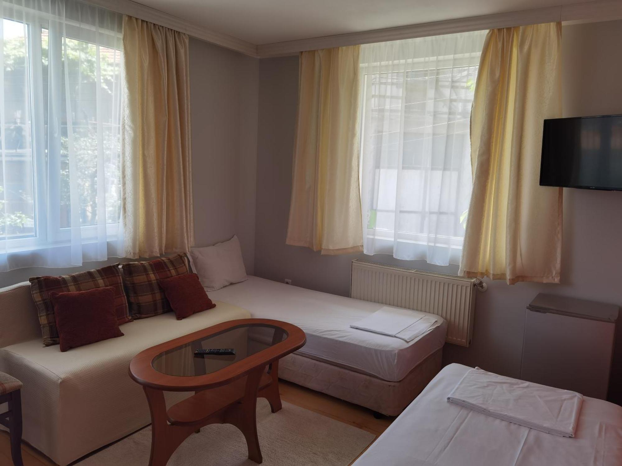 Mira Guest House Dobrinisjte Rom bilde