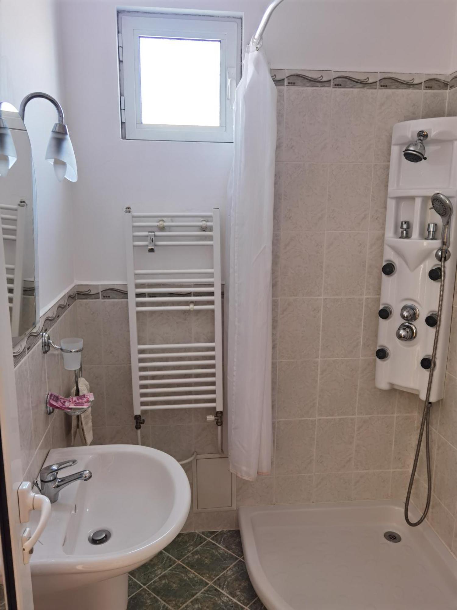 Mira Guest House Dobrinisjte Rom bilde