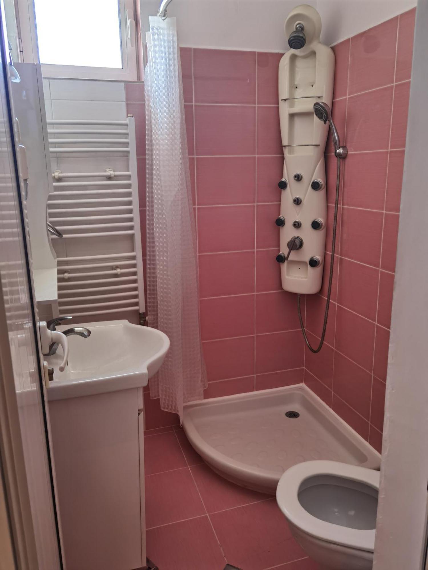 Mira Guest House Dobrinisjte Rom bilde