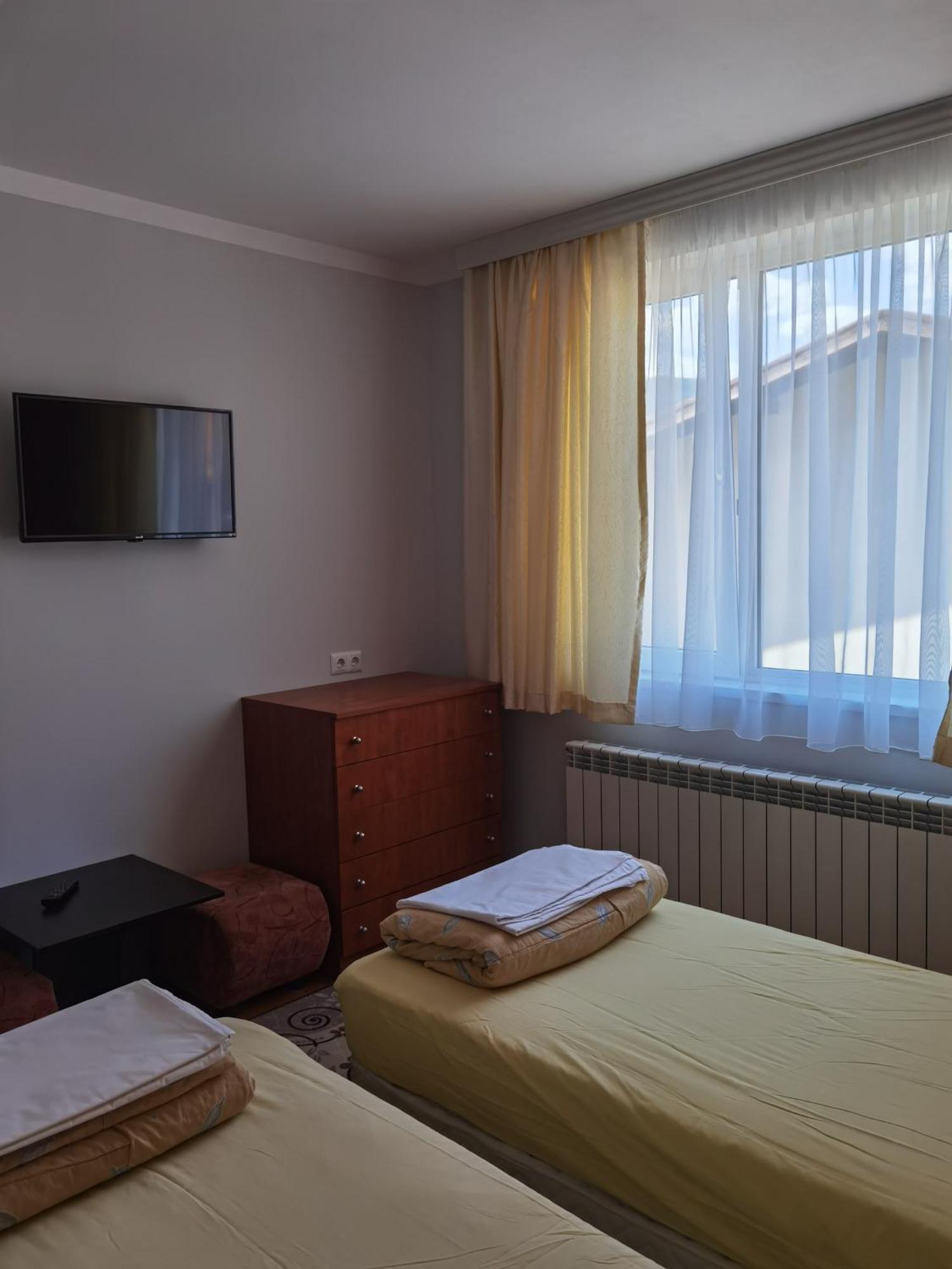 Mira Guest House Dobrinisjte Rom bilde