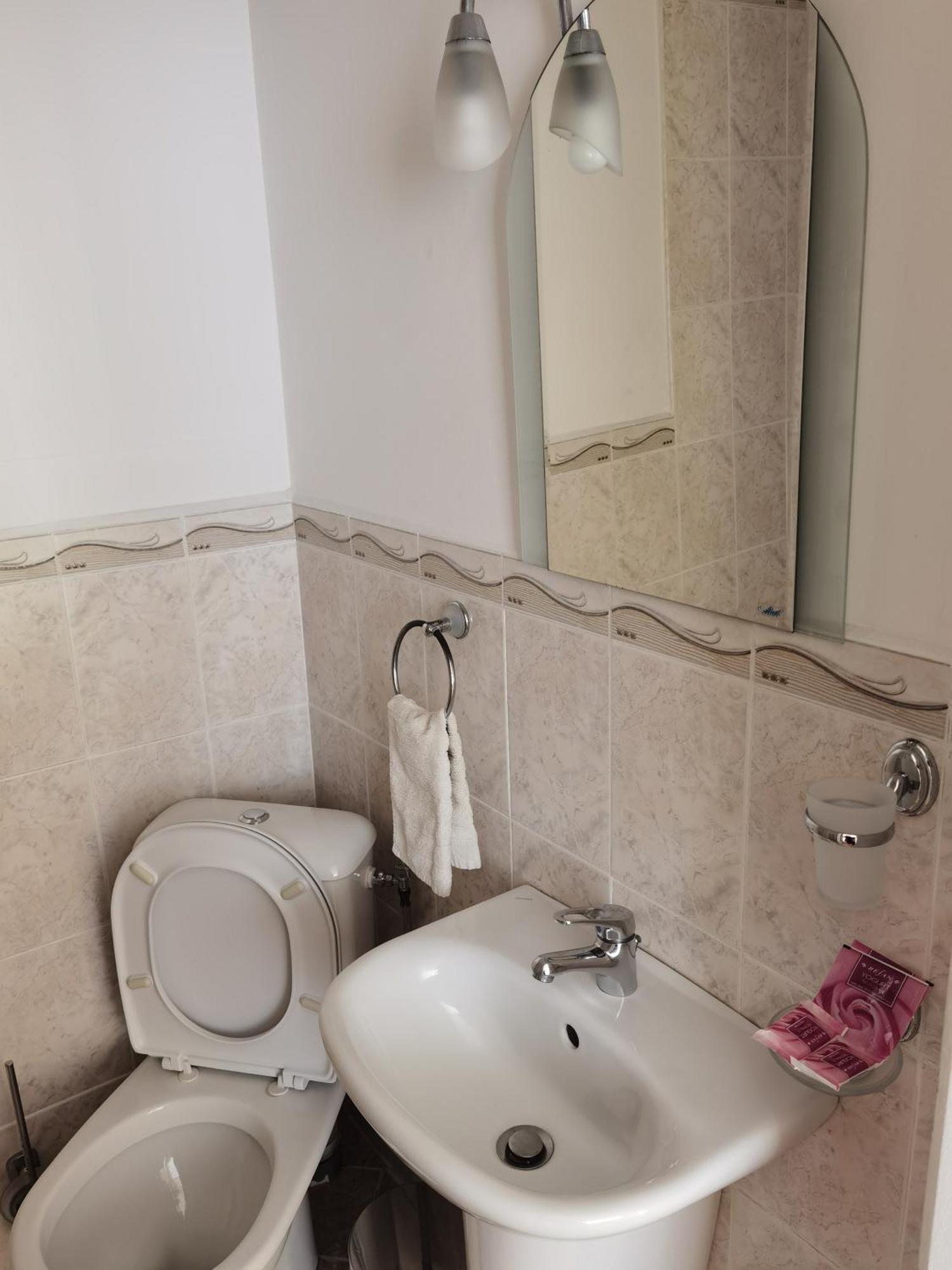 Mira Guest House Dobrinisjte Rom bilde