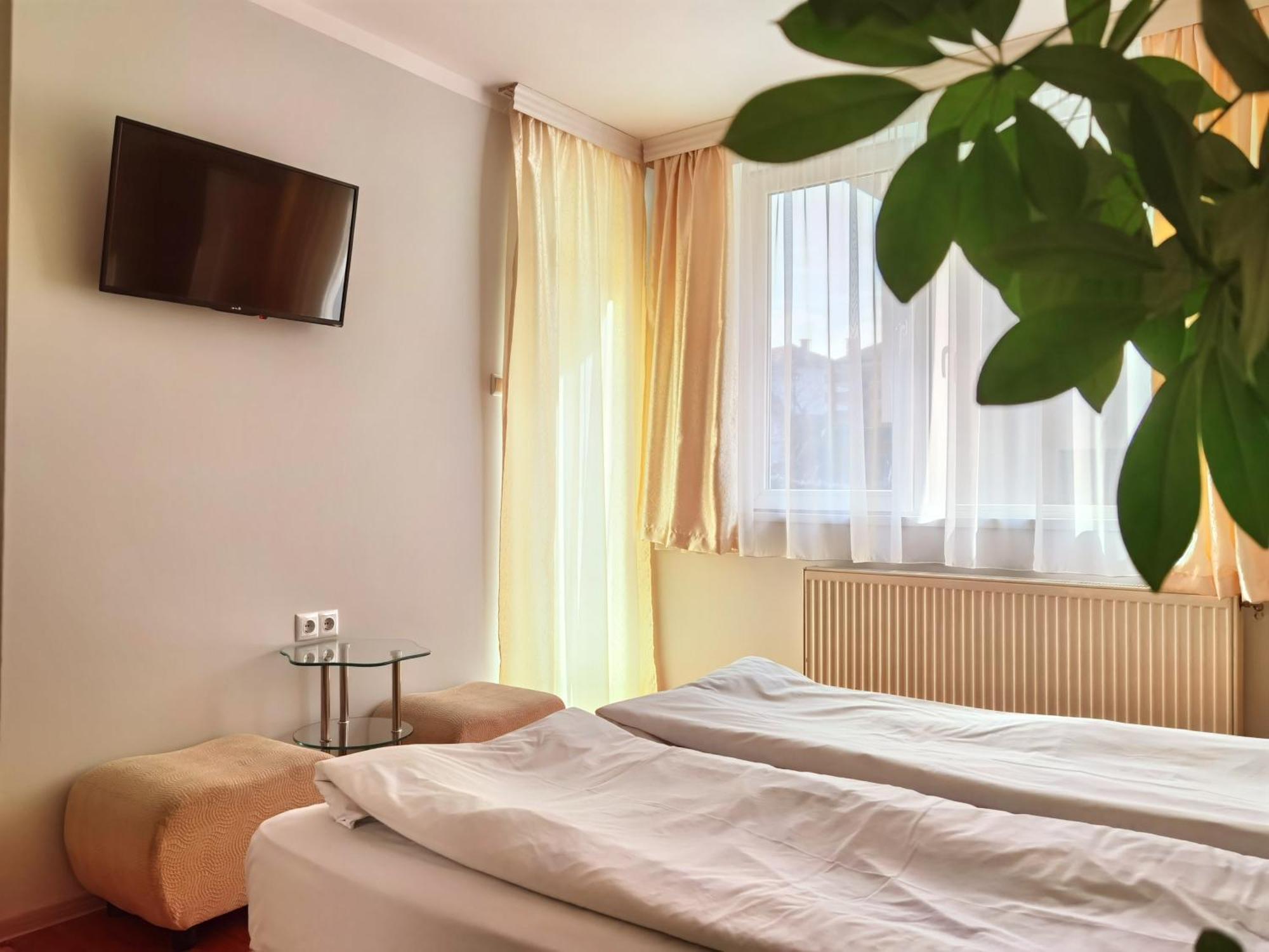 Mira Guest House Dobrinisjte Rom bilde