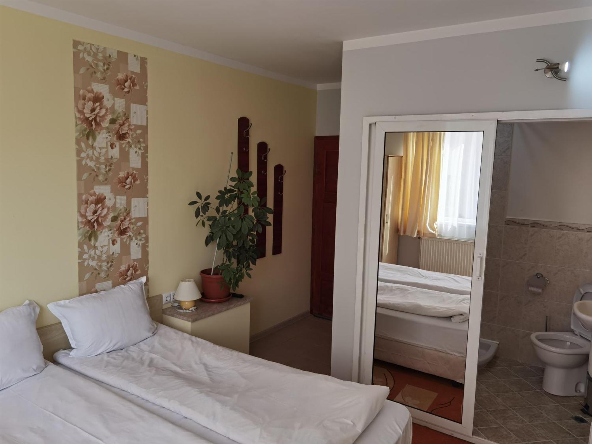 Mira Guest House Dobrinisjte Rom bilde